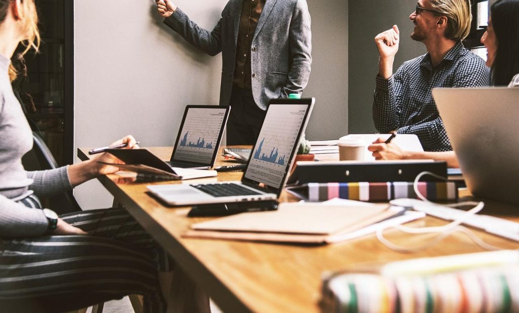 Transformeer uw digitale medewerker: Op maat voor succes